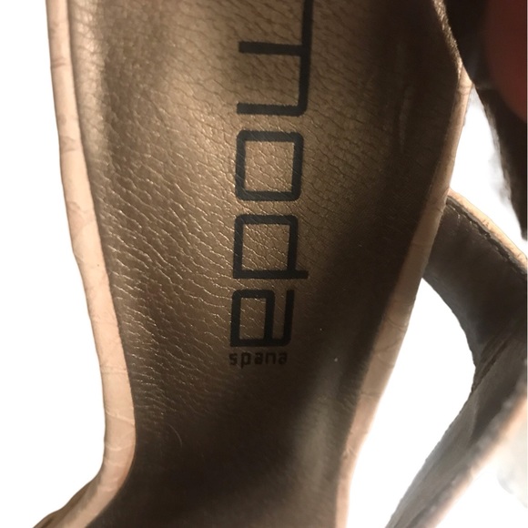 Women’s High Heel Sandals - Picture 4 of 10